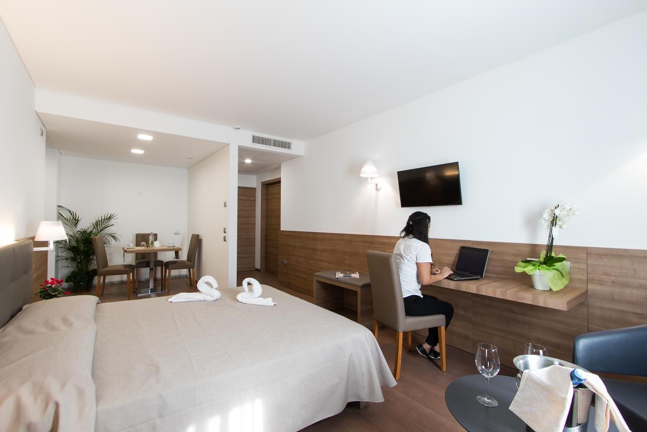 Albergo Al Tarcentino Tarcento Exterior photo
