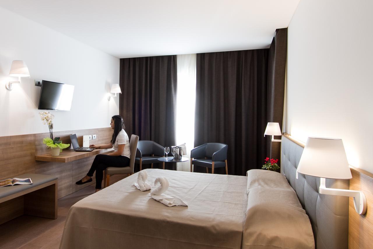 Albergo Al Tarcentino Tarcento Exterior photo